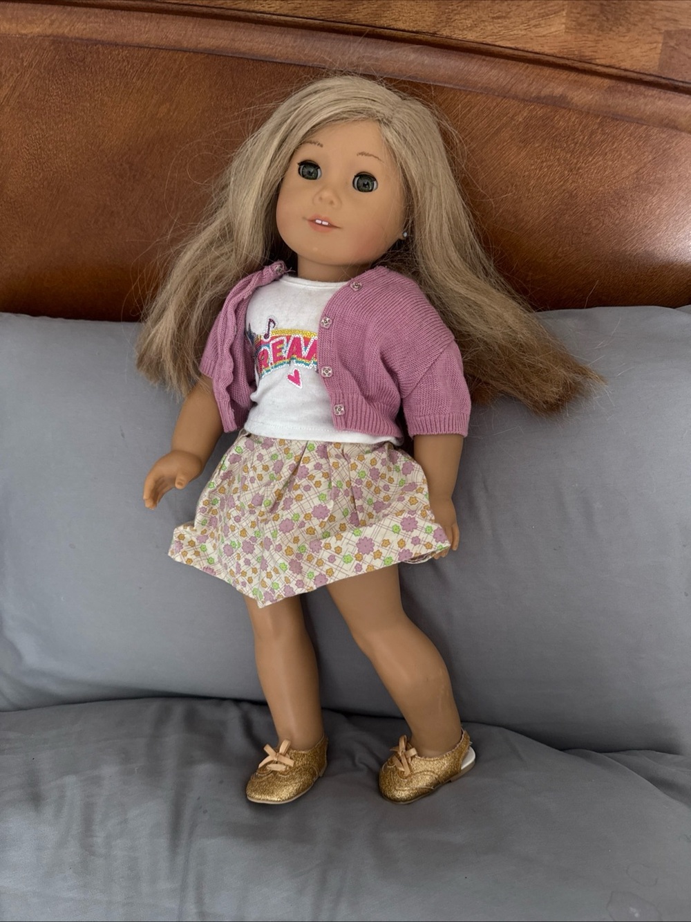 American Girl Truly Me #21 W/ Kit Outfit Blonde Hair Hazel Eyes pierced ears